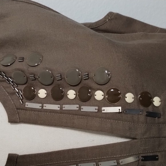 Tahari Arthur S. Levine Beige Shift Dress with Embellishments Size 10 - Picture 5 of 15